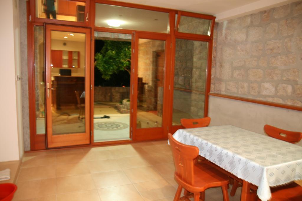 Apartments Villa Cucuk บุดวา ภายนอก รูปภาพ